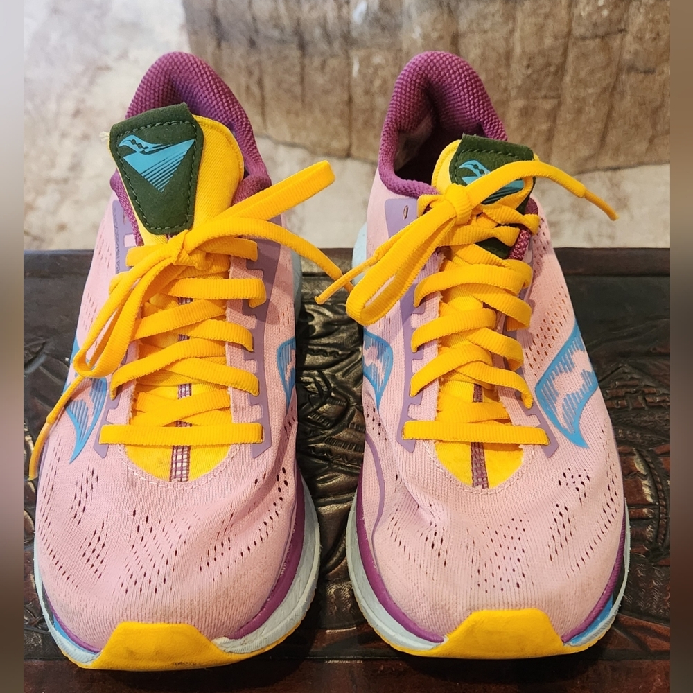 Saucony Women's Endorphin Pro running shoes size 7.5